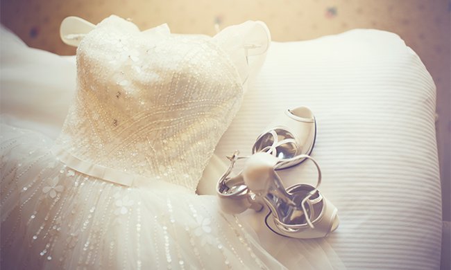 Chọn trang phục cưới