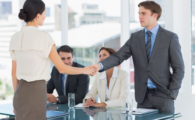 Tôi sẽ gắn bó lâu dài với công ty Tôi sẽ gắn bó lâu dài với công ty