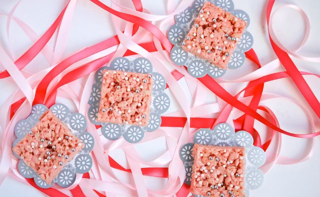 Bánh bỏng gạo hình vuông Bánh bỏng gạo hình vuông