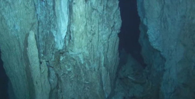 Đá dưới đại dương.  Đá dưới đại dương.