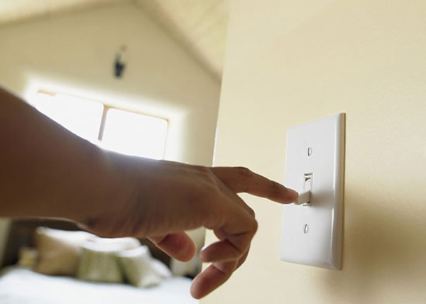 Ngắt điện khi không dùng bình  bình nóng lạnh bị rò điện