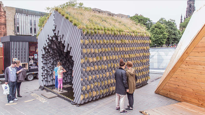 Đập vào mắt ngay cái nhìn đầu tiên, không khó gì nhận diện cách thiết kế của ngôi nhà.