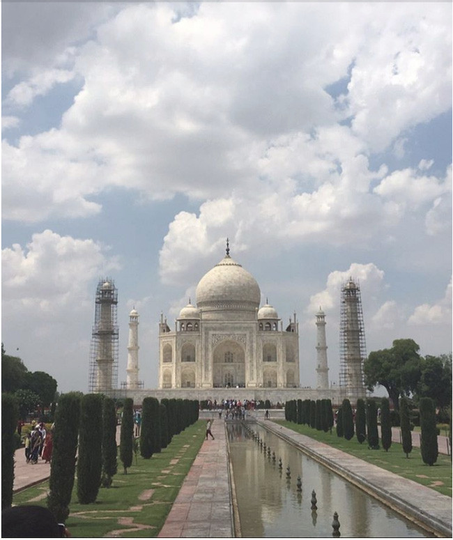 Một bức ảnh khác của đền Taj Mahal mờ nhạt  Một bức ảnh khác của đền Taj Mahal mờ nhạt