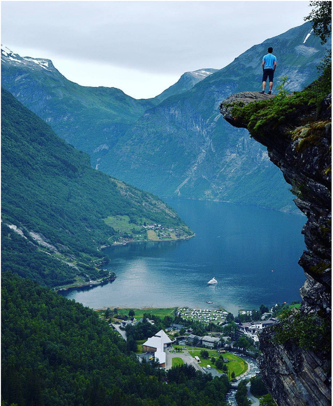 Một góc khác của vịnh Geiranger ở Na Uy Một góc khác của vịnh Geiranger ở Na Uy