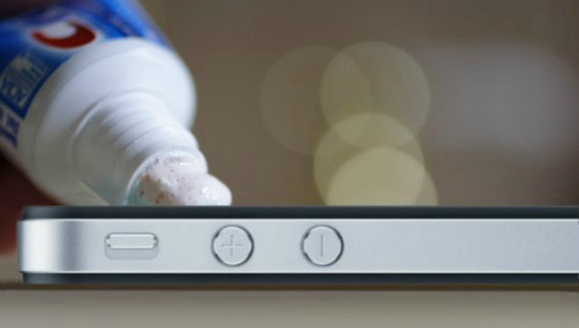 Xóa vết xước trên màn hình điện thoại 