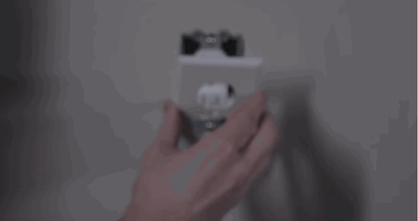 Nắp ổ điện thông minh 