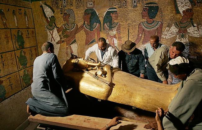 Khai quật lăng mộ Pharaoh 