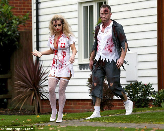 Chọn trang phục trong đêm Halloween 