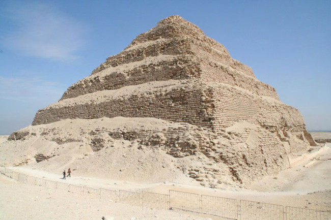Kim tự tháp bậc thang Saqqara. Kim tự tháp bậc thang Saqqara.