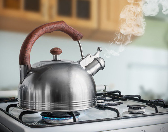 Đun sôi nước nhiều lần 
