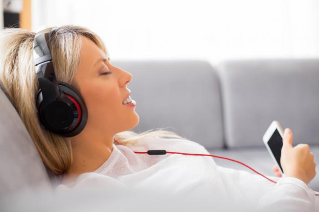 Âm nhạc giúp bệnh nhân thư giãn trước/sau phẫu thuật