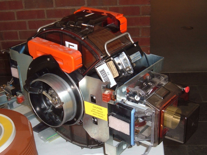 IBM giới thiệu chiếc ổ cứng dung lượng 1GB