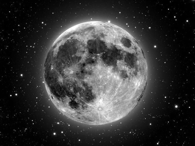 Sự thật Mặt trăng Bức ảnh về sự thật Mặt trăng sẽ giúp bạn hiểu rõ hơn về hành tinh này, từ những vật thể lạ trên bề mặt đến những hiện tượng thần kì cùng những câu chuyện huyền bí. Hãy cùng trải nghiệm những bức ảnh ấn tượng và tìm hiểu sự thật đằng sau Mặt trăng.