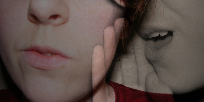 Đừng xen vào chuyện của người khác! Đừng xen vào chuyện của người khác!