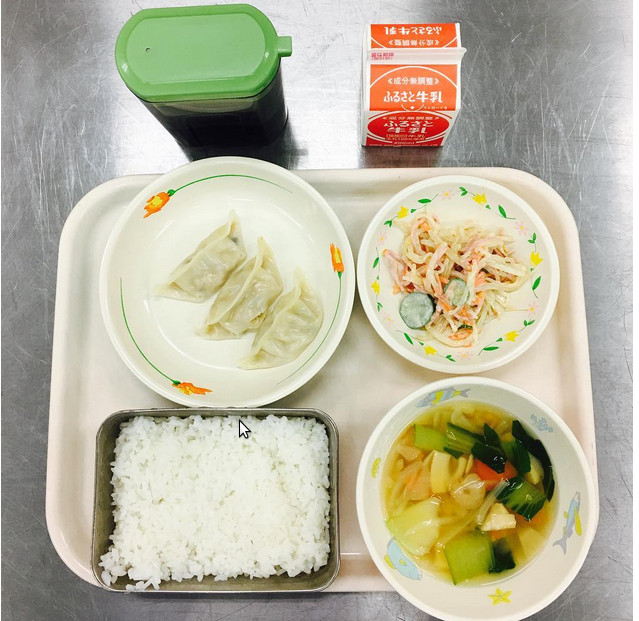 Học sinh trên khắp thế giới ăn gì vào bữa trưa tại trường? Học sinh trên khắp thế giới ăn gì vào bữa trưa tại trường?