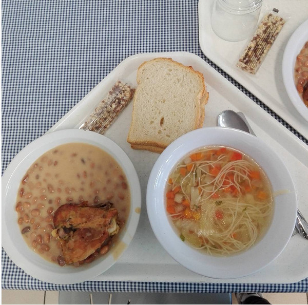 Học sinh trên khắp thế giới ăn gì vào bữa trưa tại trường? Học sinh trên khắp thế giới ăn gì vào bữa trưa tại trường?