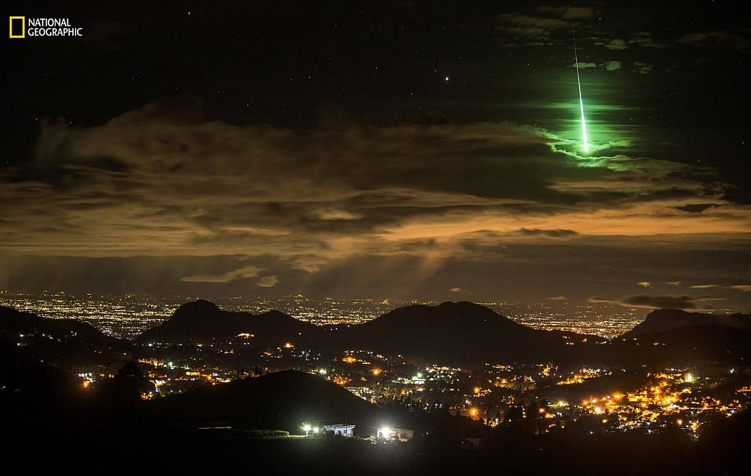 Thiên thạch màu xanh trên bầu trời ở phía nam Ấn Đ  Thiên thạch màu xanh trên bầu trời ở phía nam Ấn Đ