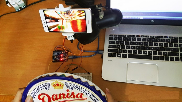 Hoàn thành vô lăng chơi game  Hoàn thành vô lăng chơi game