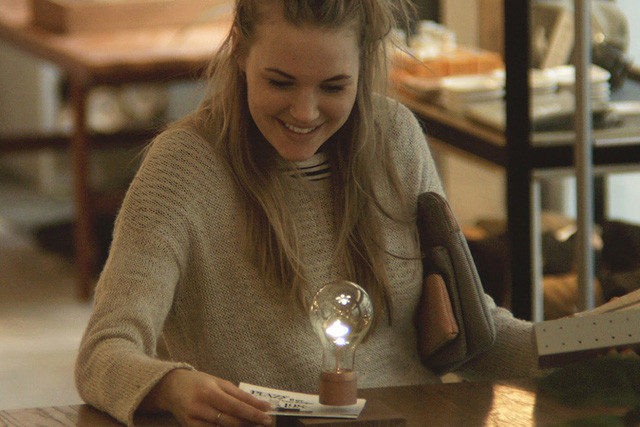 Bóng đèn "lơ lửng" Flyte chiếu sáng 22 năm Bóng đèn "lơ lửng" Flyte chiếu sáng 22 năm