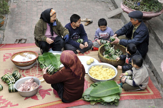 Gói bánh chưng