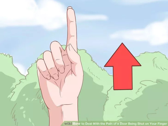 Nâng cao ngón tay bị thương lên