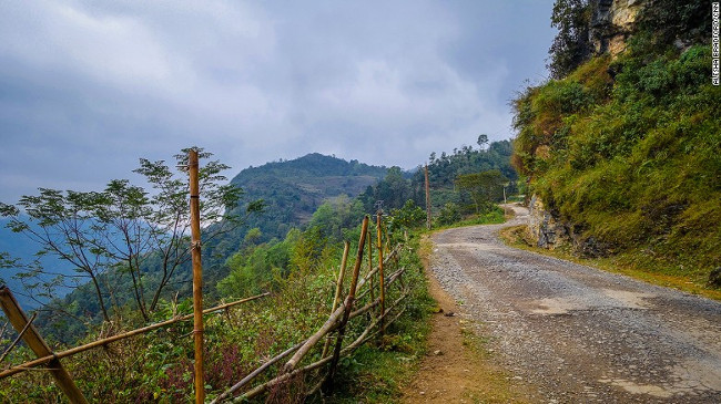 Đường Cốc Pài – tuyến đường cần được tu bổ vì luôn trong tình trạng hư hỏng