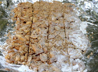 Cắt kẹo   Cắt kẹo