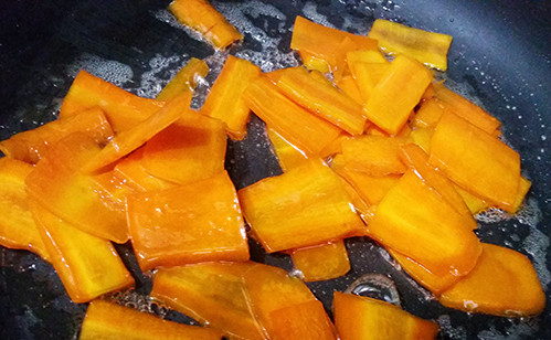 Sên mứt cà rốt 