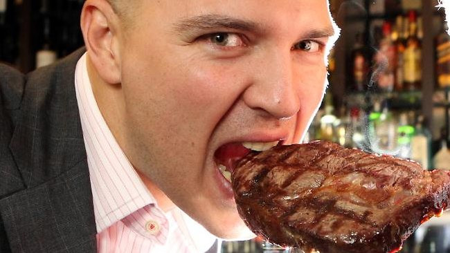 Đàn ông ăn 6 phần thịt đỏ trong một tuần có nguy cơ mắc viêm túi thừa đại tràng