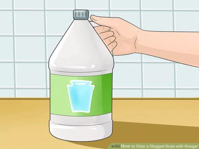 Sử dụng các chất tẩy rửa có sẵn trong nhà bếp