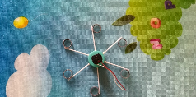 Gắn vòng tròn lên để làm bộ phận tạo bong bóng