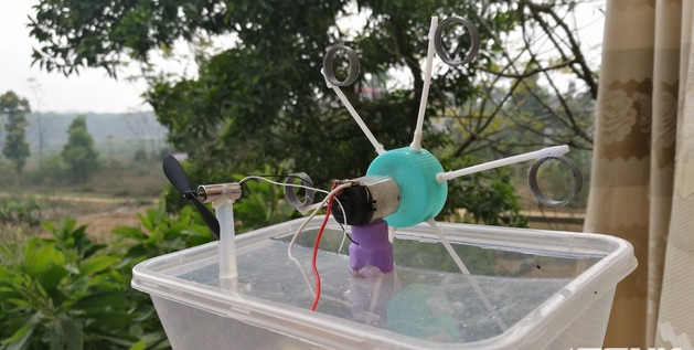 Gắn quạt gió lên để làm bộ phận thổi