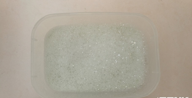 Hòa nước xà phòng để tạo bong bóng