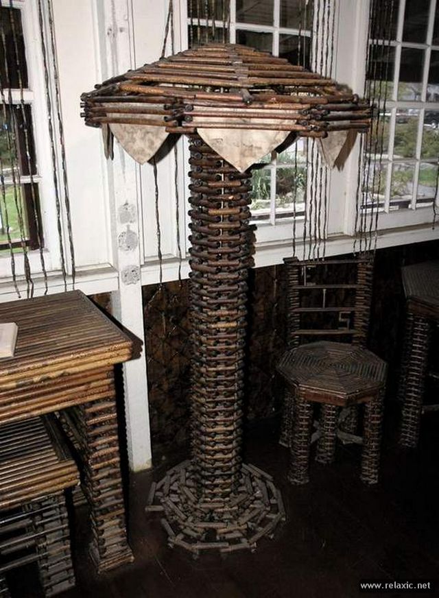 Chiếc đèn ngủ độc đáo được lắp ráp từ những cuộn giấy nhỏ