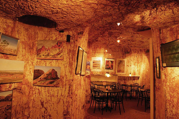 Nhà hàng   Nhà hàng