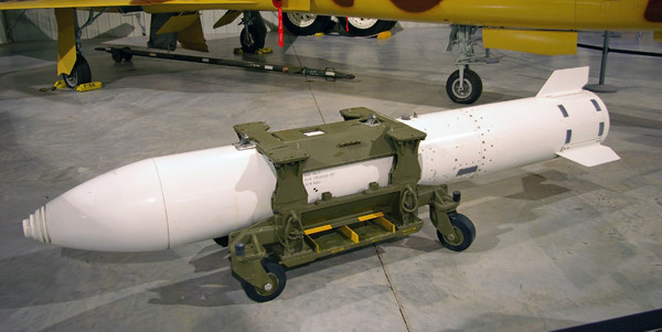 Một quả bom B83