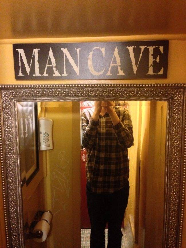 Muốn soi gương toàn thân mà cũng không được