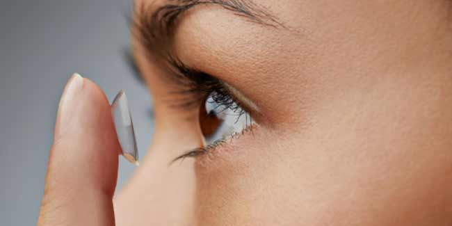 Không nên đeo kính áp tròng quá lâu Không nên đeo kính áp tròng quá lâu