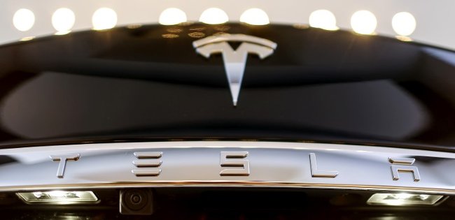 Elon Musk giải thích ý nghĩa thực sự về logo Tesla - QuanTriMang.com