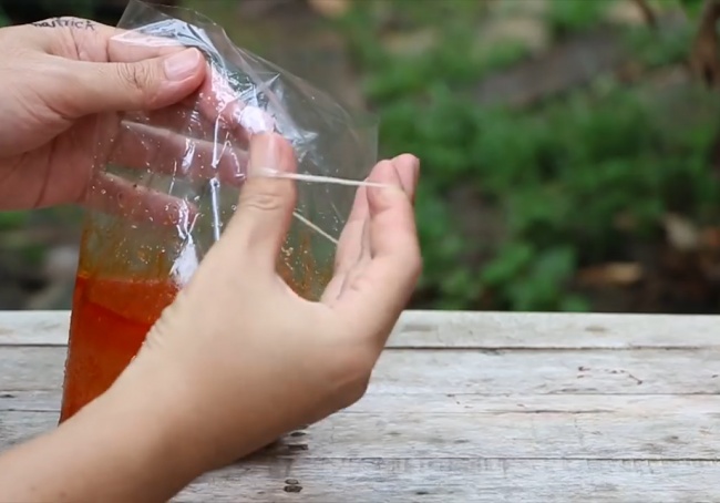 Chế dây chun buộc đồ từ bao cao su   Chế dây chun buộc đồ từ bao cao su