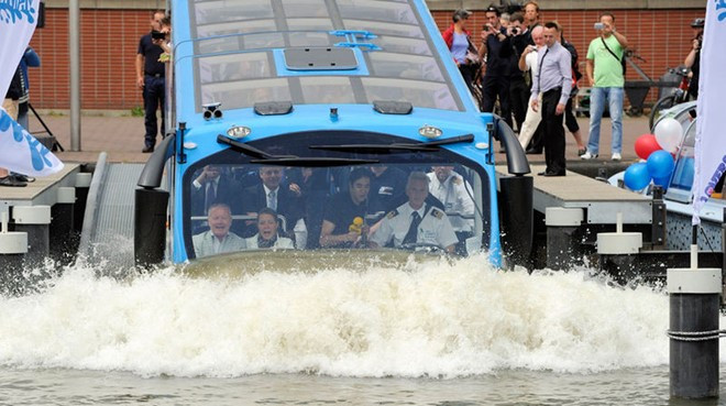 Các xe buýt lưỡng cư chủ yếu được sử dụng phục vụ du lịch   Các xe buýt lưỡng cư chủ yếu được sử dụng phục vụ du lịch