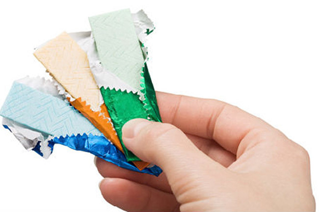 Nhai kẹo cao su lợi năm hại mười Nhai kẹo cao su lợi năm hại mười