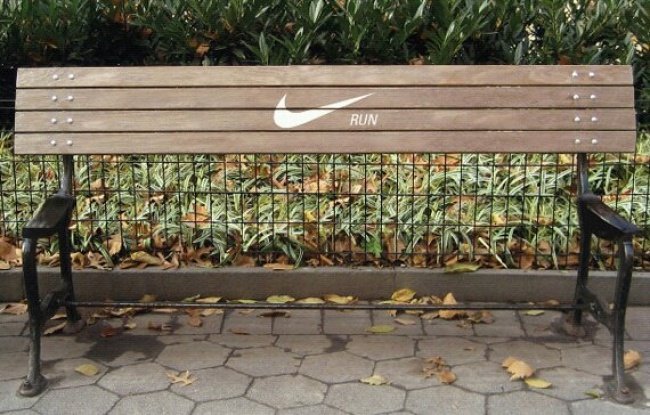 Thông điệp của Nike: "Đừng lãng phí thời gian: hãy chạy đi!"