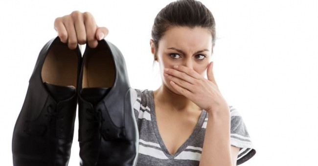 Mách bạn cách khử mùi hôi giày cực đơn giản nhưng vô cùng hiệu quả