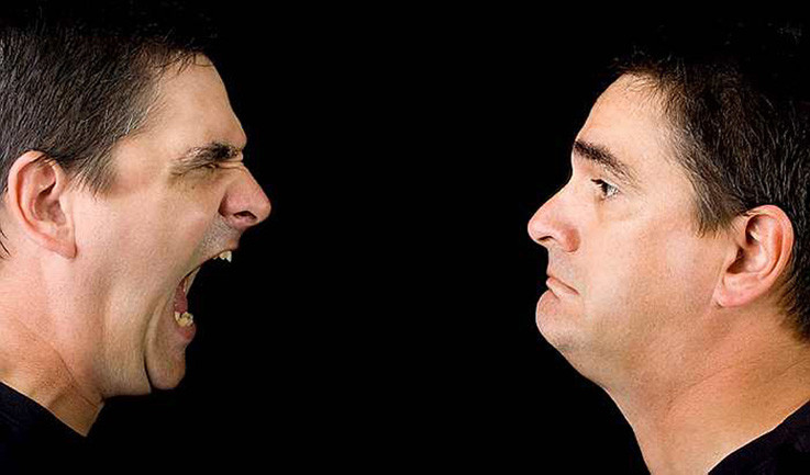 Rối loạn đa nhân cách và chứng tâm thần phân liệt hoàn tòan khác nhau 