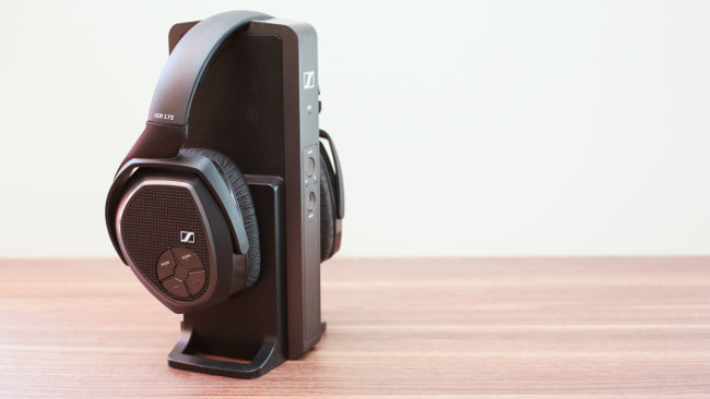 Sử dụng những dòng tai nghe thông thường Sử dụng những dòng tai nghe thông thường