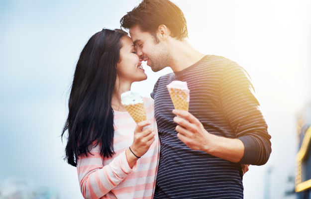 Cùng giống nhau về áo kẻ sọc