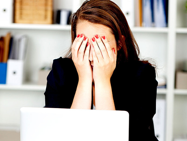 Tạo thói quen tốt khi phải làm việc với máy tính và sách vở