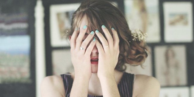 Khi yêu, phụ nữ thường chọn nghe theo cảm xúc hơn là lý trí