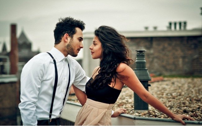 Khi yêu, phụ nữ say trong men tình nhiều hơn